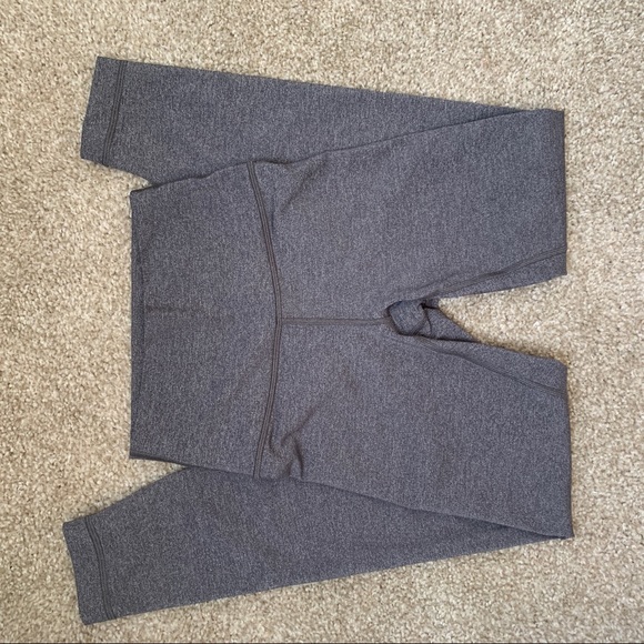 Lululemon Wunder Under leggings - Picture 2 of 4